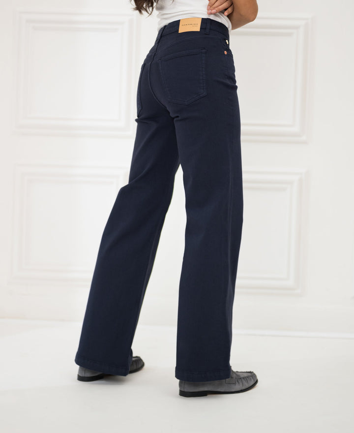 Les Deux Jean bleu foncé