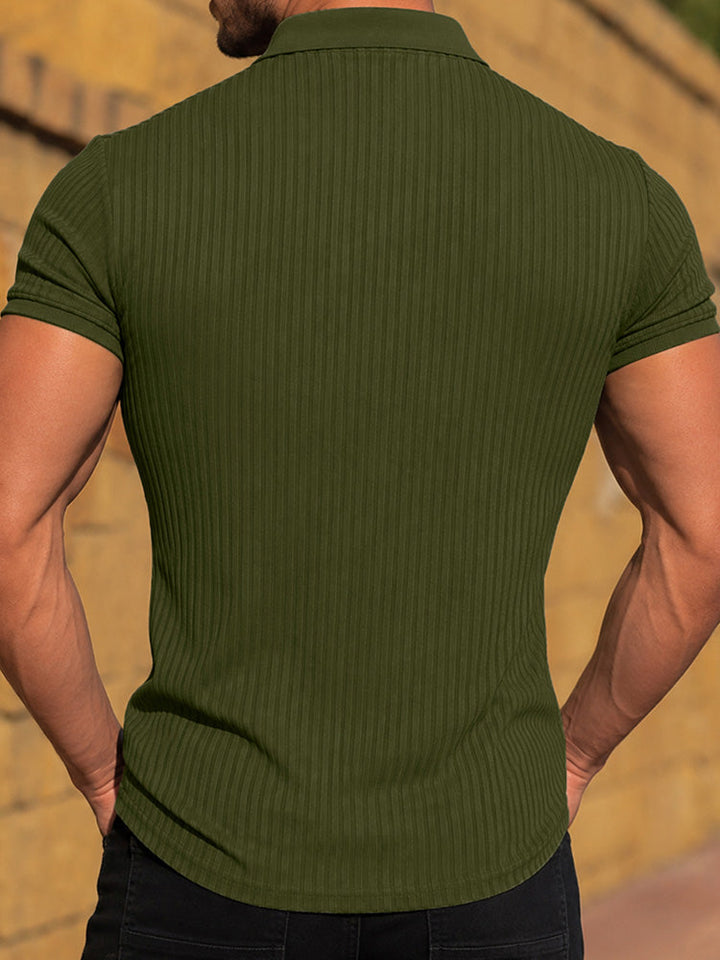 Polo ajusté en maille côtelée pour homme à manches courtes