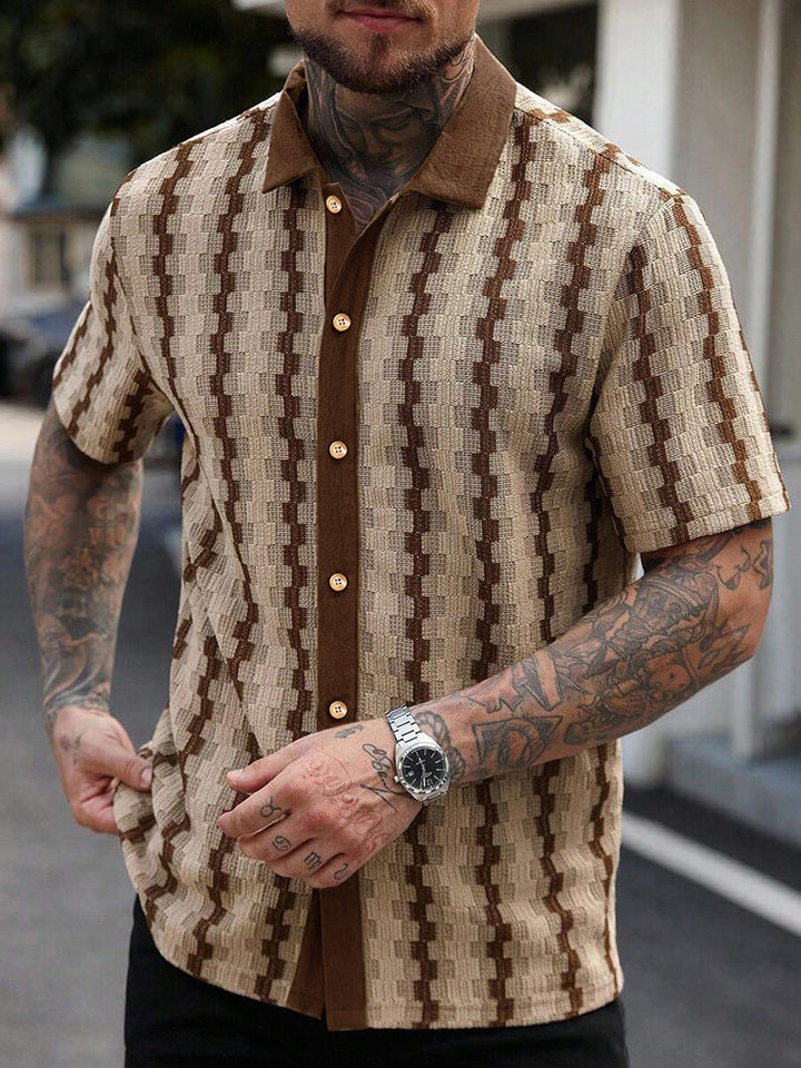 Chemise à rayures texturées à manches courtes avec col cubain