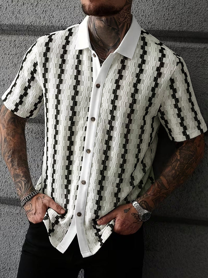 Chemise à rayures texturées à manches courtes avec col cubain