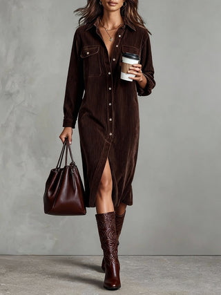 Robe midi en velours côtelé avec poches poitrine doubles