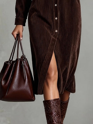 Robe midi en velours côtelé avec poches poitrine doubles