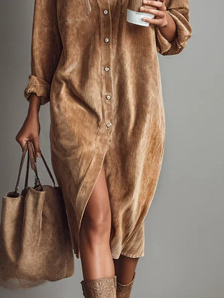 Robe midi en velours côtelé avec poches poitrine doubles
