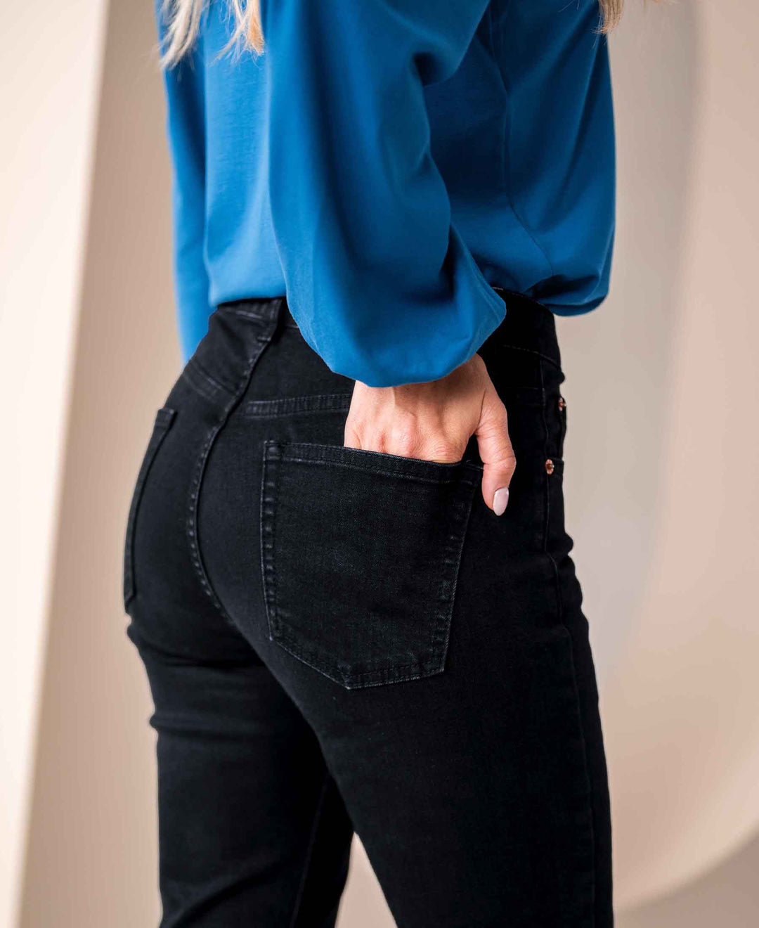 Les Flares Noir Denim Jeans